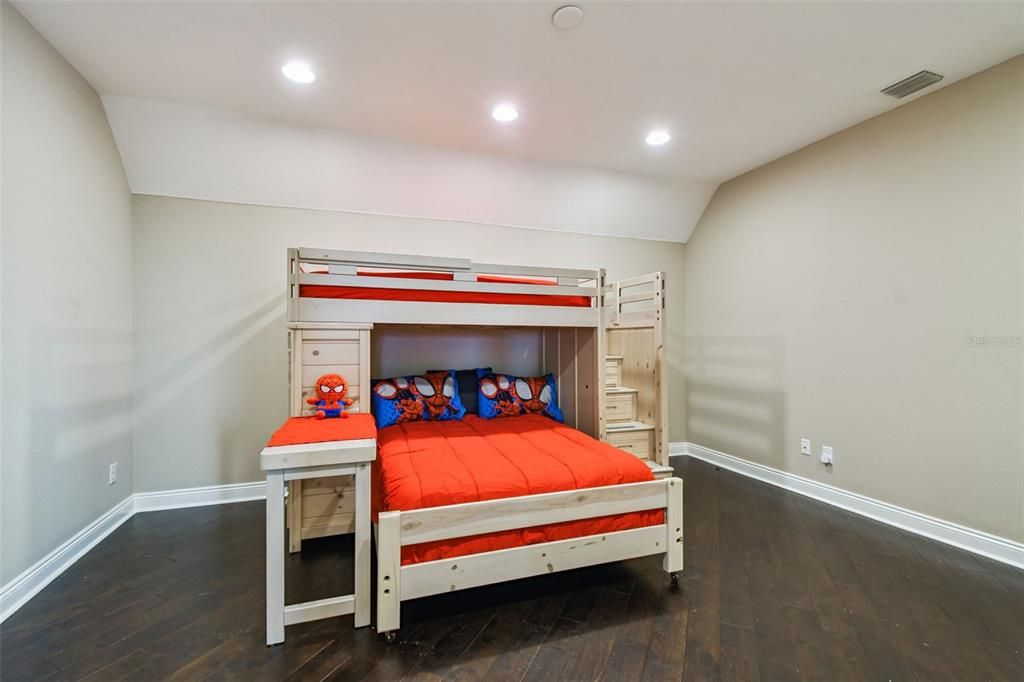 For Sale: $6,000,000 (5 beds, 5 baths, 5213 Square Feet)