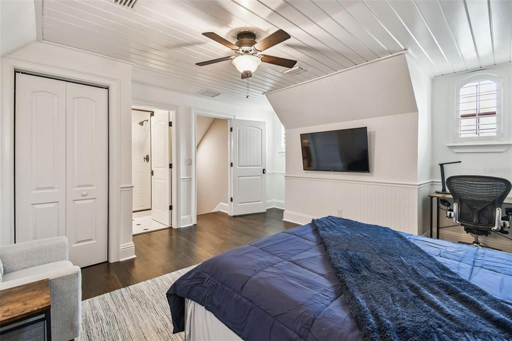 For Sale: $6,000,000 (5 beds, 5 baths, 5213 Square Feet)