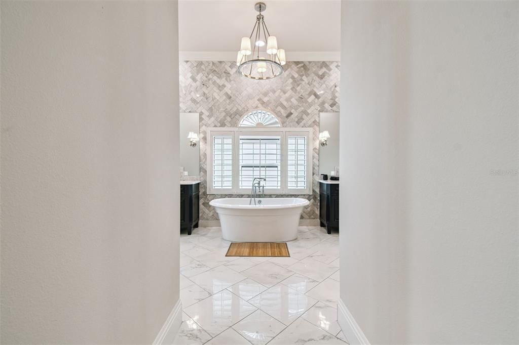 For Sale: $6,000,000 (5 beds, 5 baths, 5213 Square Feet)