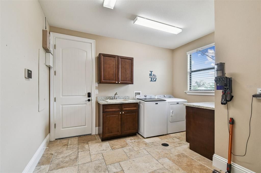 For Sale: $6,000,000 (5 beds, 5 baths, 5213 Square Feet)