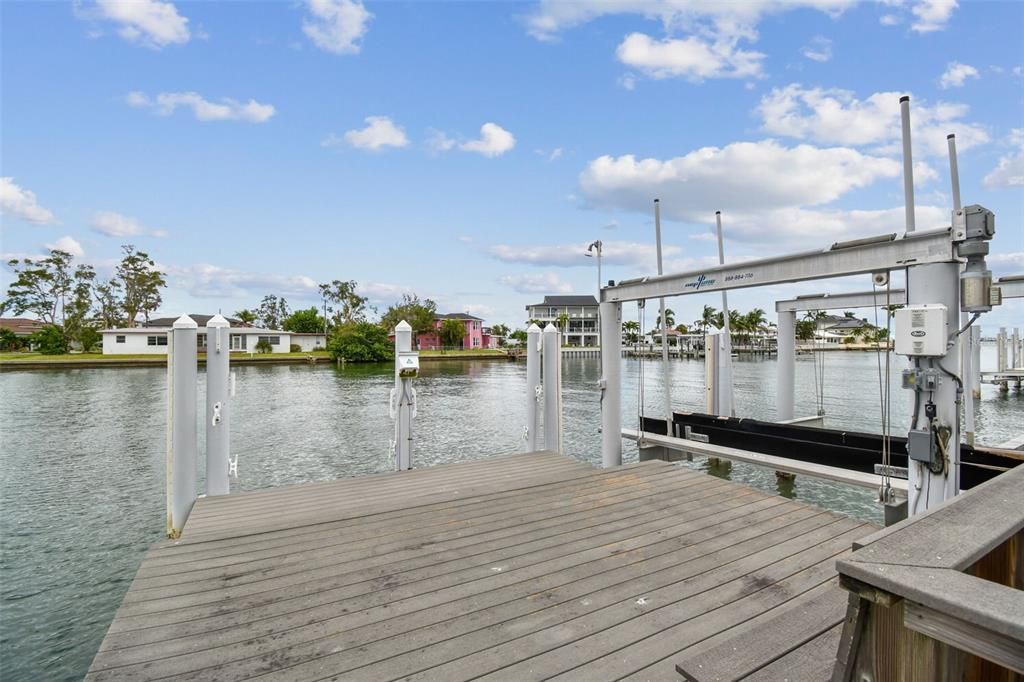 For Sale: $6,000,000 (5 beds, 5 baths, 5213 Square Feet)