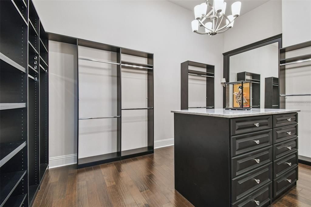 For Sale: $6,000,000 (5 beds, 5 baths, 5213 Square Feet)