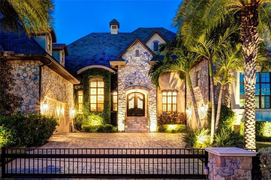 For Sale: $6,000,000 (5 beds, 5 baths, 5213 Square Feet)