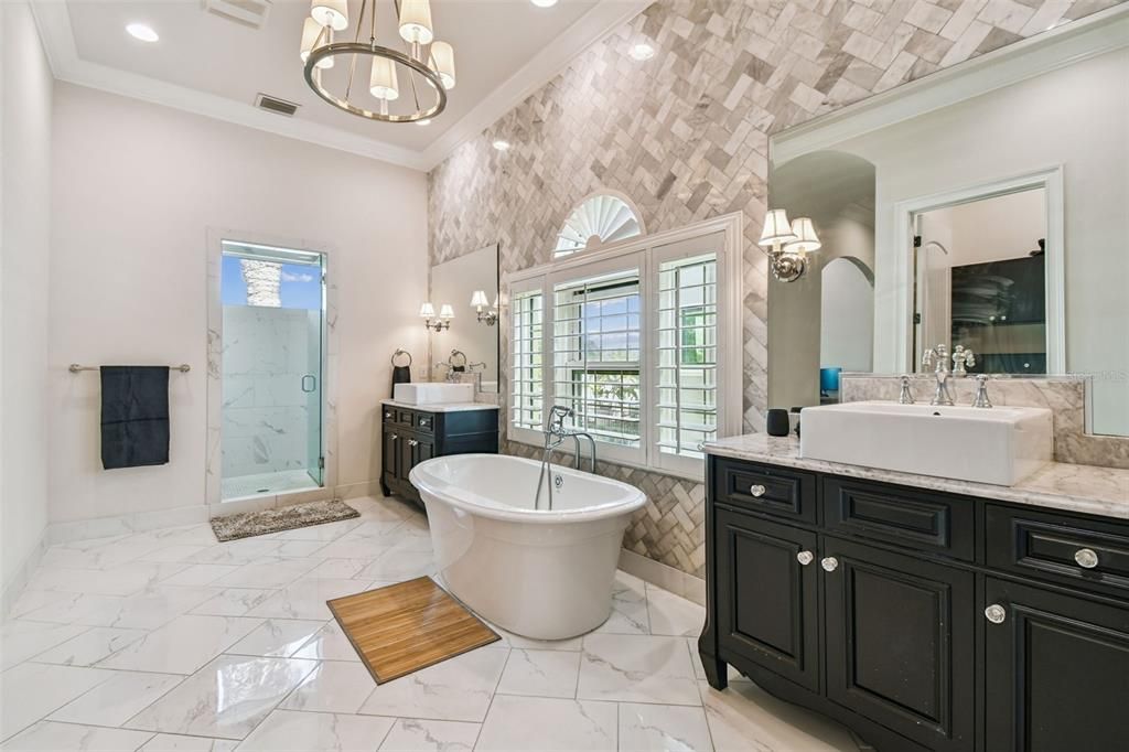 For Sale: $6,000,000 (5 beds, 5 baths, 5213 Square Feet)