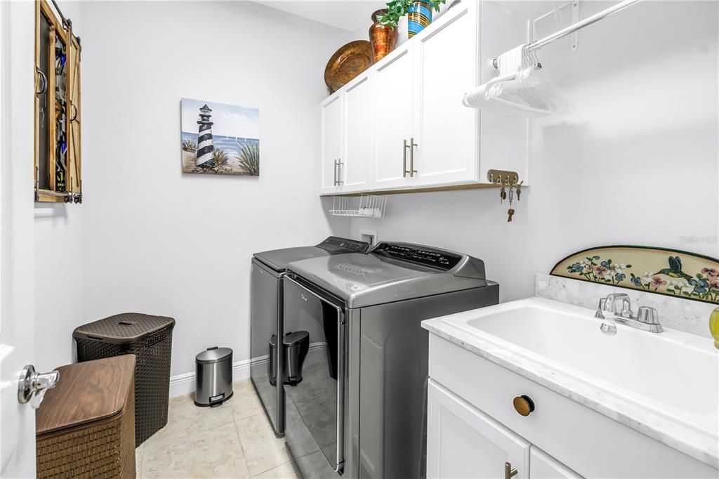 Под контрактом: $475,000 (2 спален, 2 ванн, 1579 Квадратных фут)