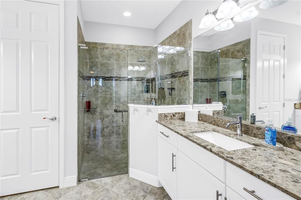 Под контрактом: $475,000 (2 спален, 2 ванн, 1579 Квадратных фут)