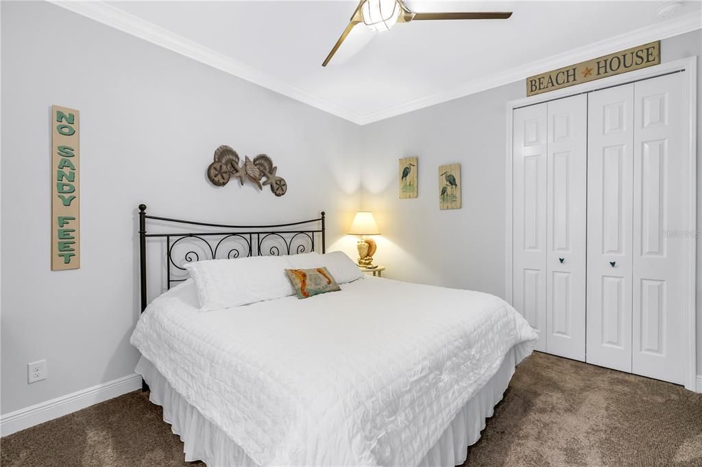 Под контрактом: $475,000 (2 спален, 2 ванн, 1579 Квадратных фут)