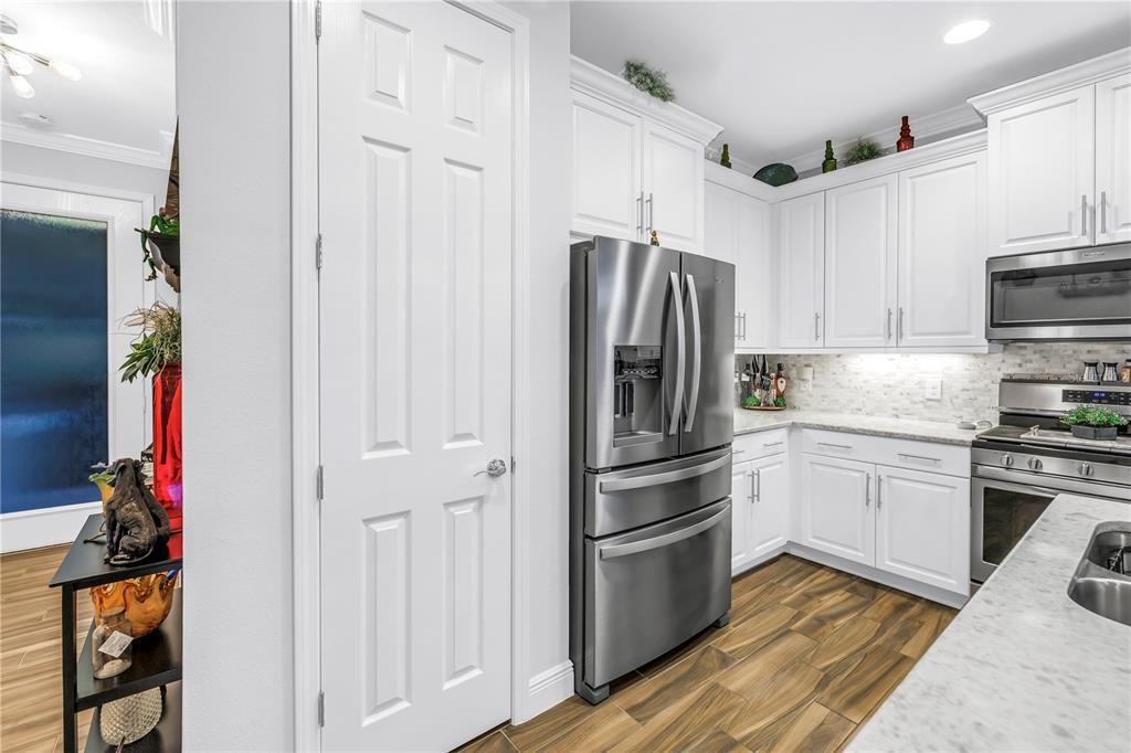 Под контрактом: $475,000 (2 спален, 2 ванн, 1579 Квадратных фут)