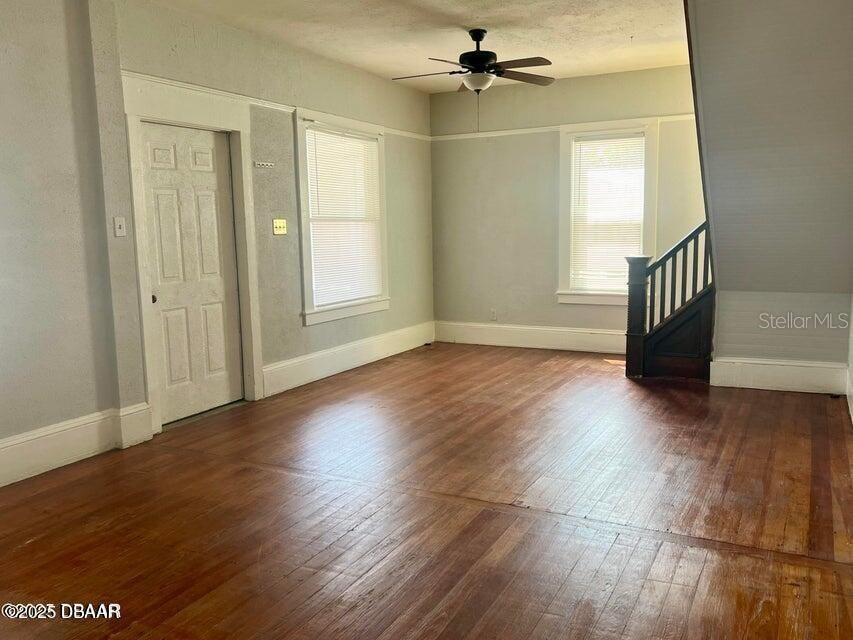 Activo con contrato: $379,000 (4 camas, 0 baños, 3159 Pies cuadrados)