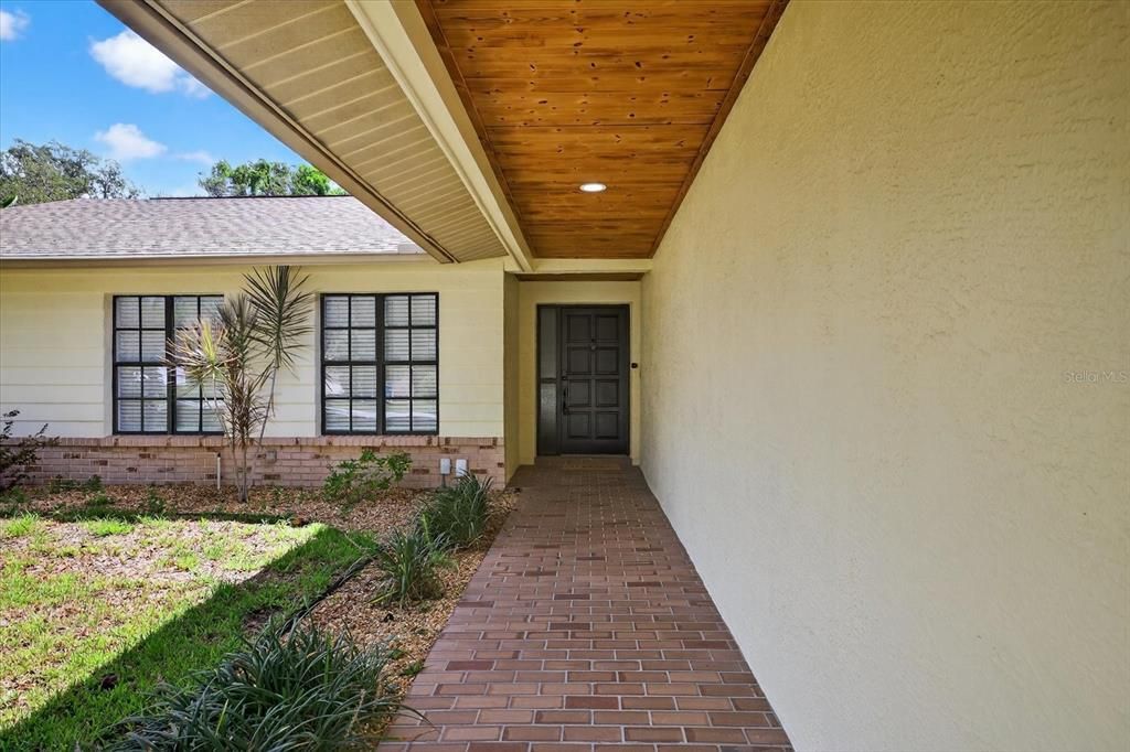 Activo con contrato: $418,000 (3 camas, 2 baños, 1767 Pies cuadrados)