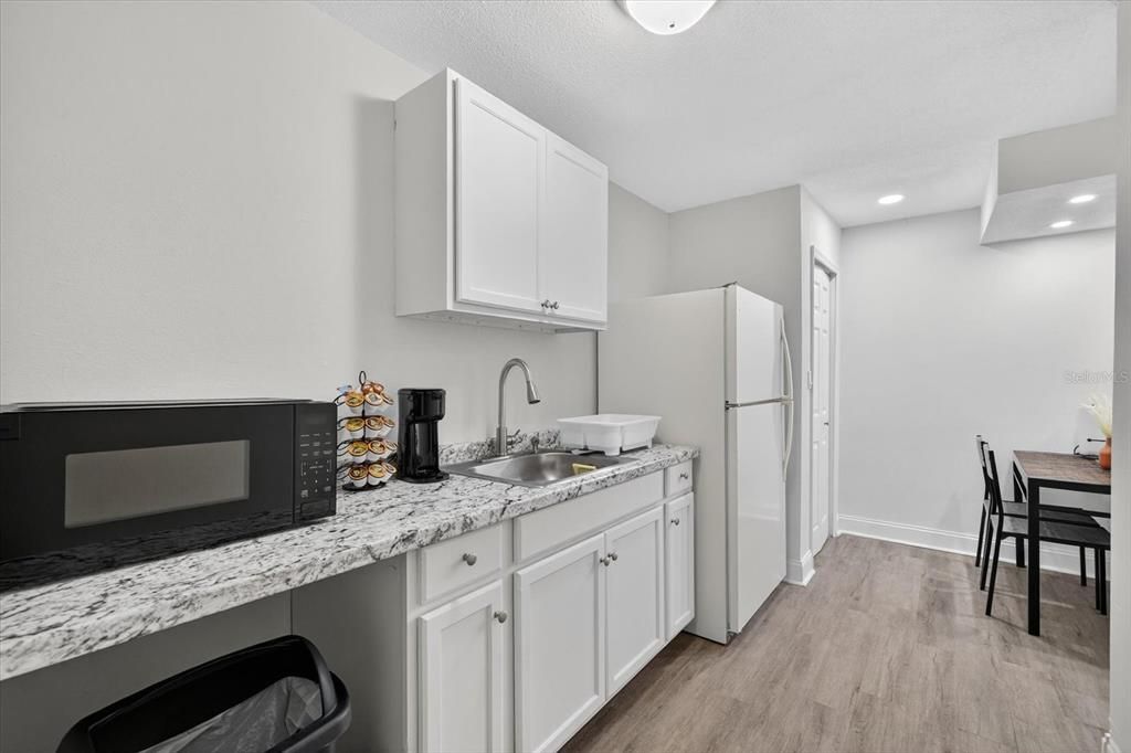 Activo con contrato: $418,000 (3 camas, 2 baños, 1767 Pies cuadrados)