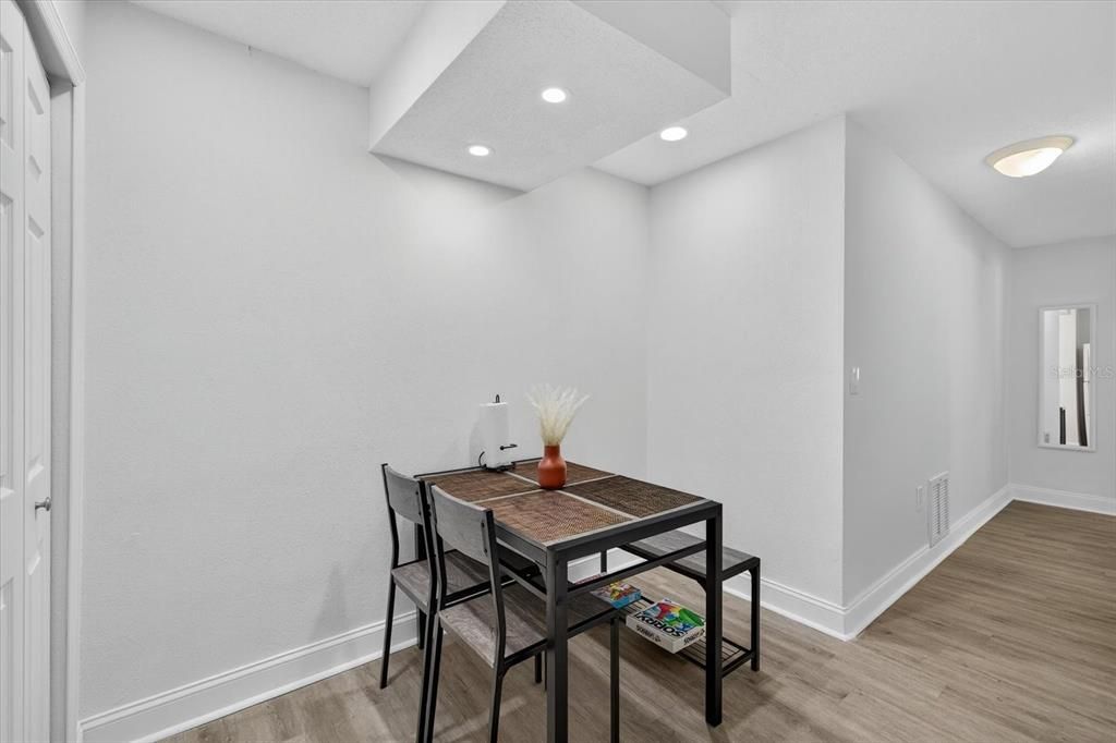 Activo con contrato: $418,000 (3 camas, 2 baños, 1767 Pies cuadrados)