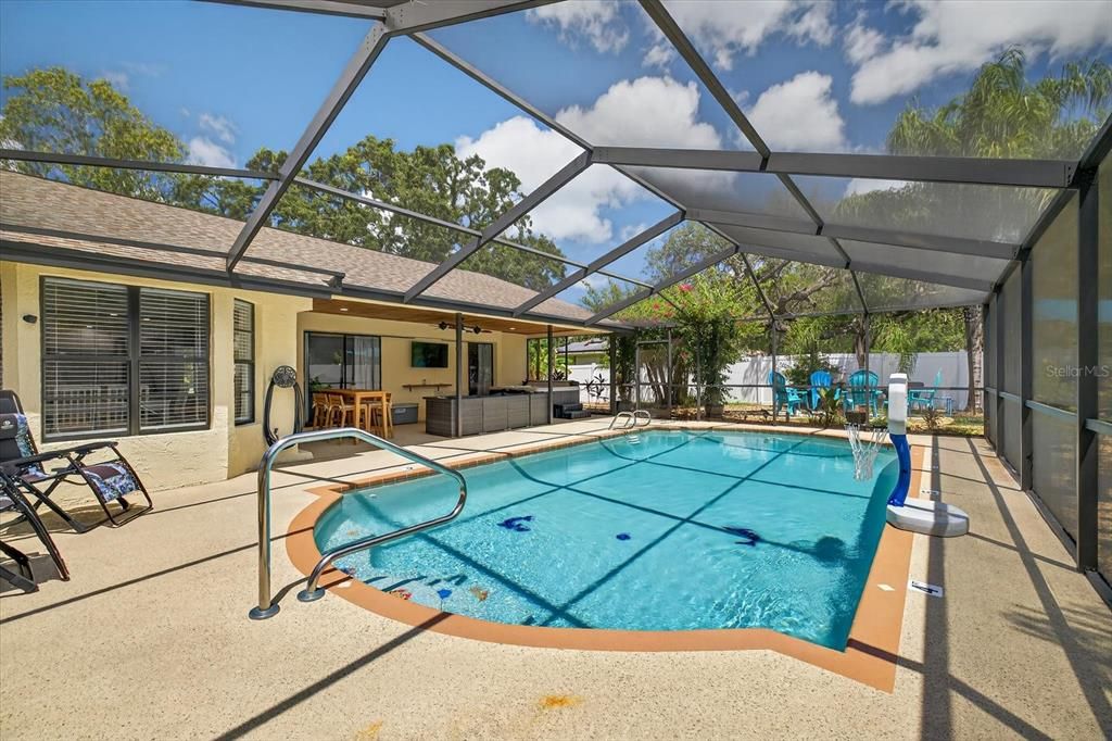 Activo con contrato: $418,000 (3 camas, 2 baños, 1767 Pies cuadrados)