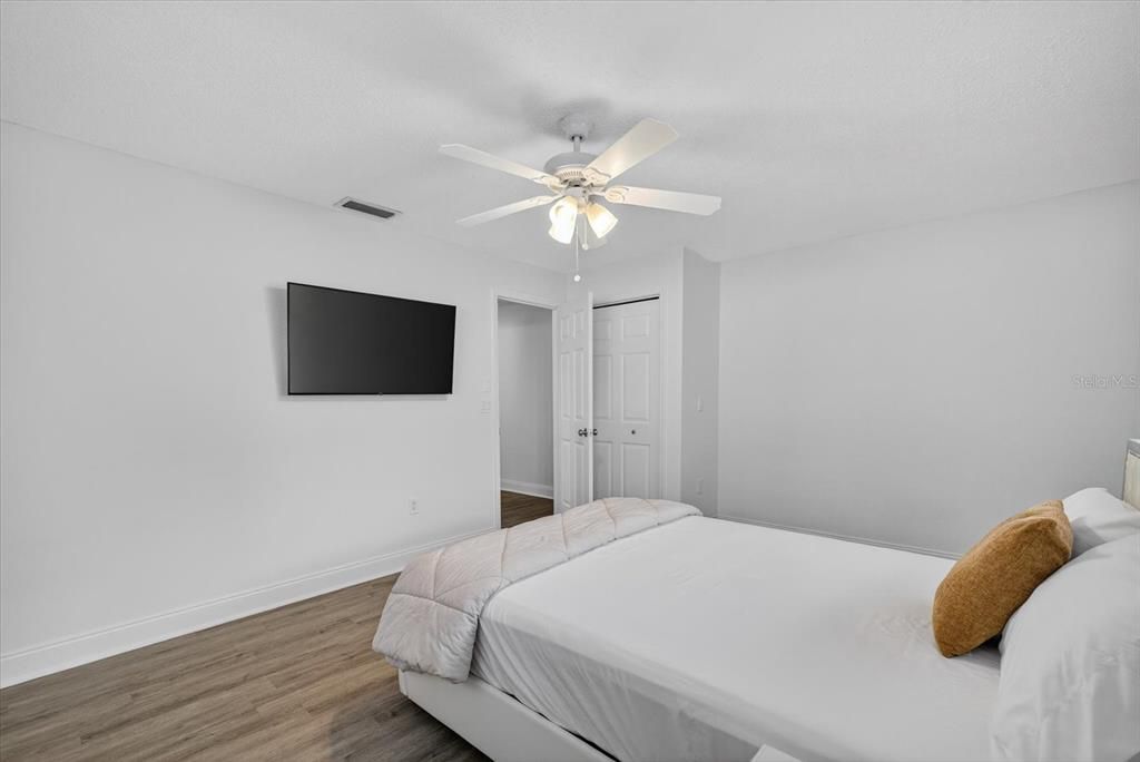 Activo con contrato: $418,000 (3 camas, 2 baños, 1767 Pies cuadrados)