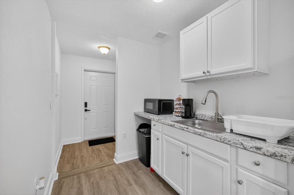 Activo con contrato: $418,000 (3 camas, 2 baños, 1767 Pies cuadrados)