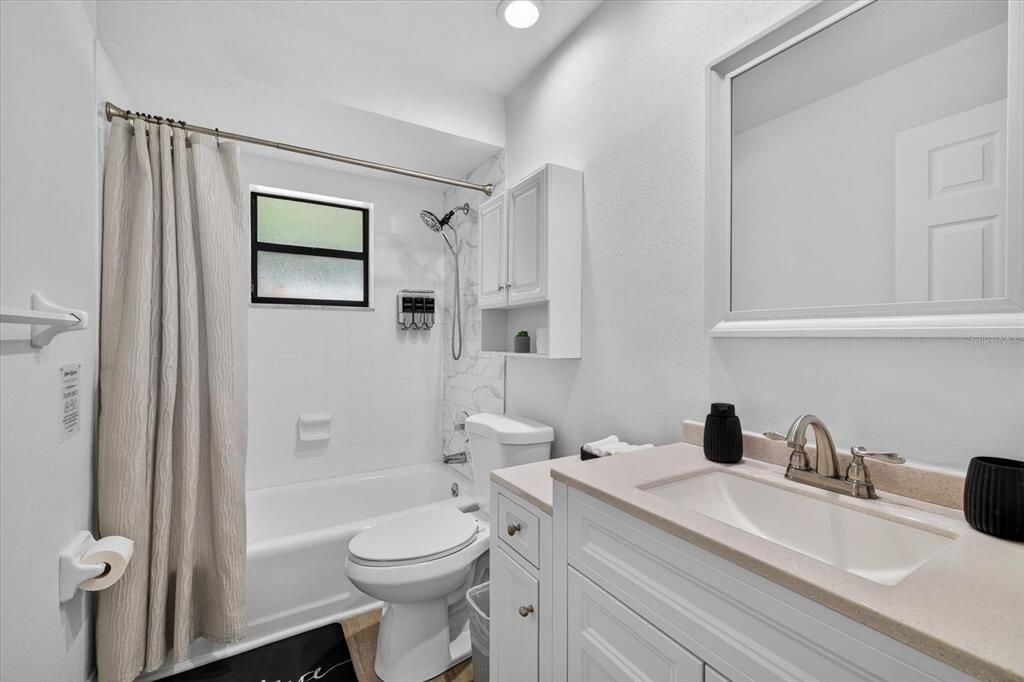 Activo con contrato: $418,000 (3 camas, 2 baños, 1767 Pies cuadrados)