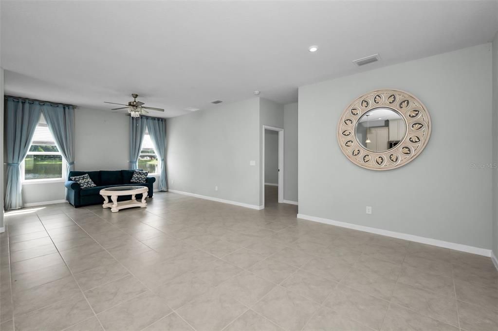 На продажу: $475,000 (3 спален, 2 ванн, 2017 Квадратных фут)