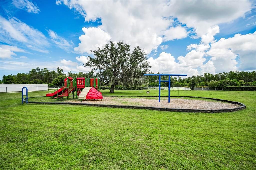 На продажу: $475,000 (3 спален, 2 ванн, 2017 Квадратных фут)