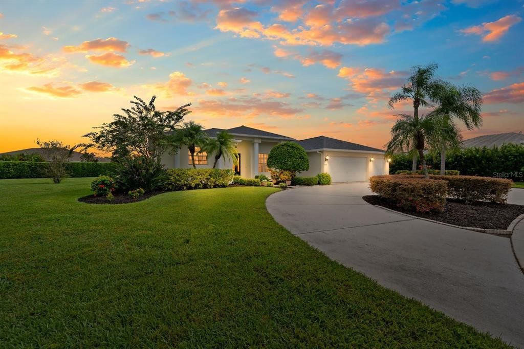 Active With Contract: $584,000 (4 beds, 3 baths, 2751 Square Feet)