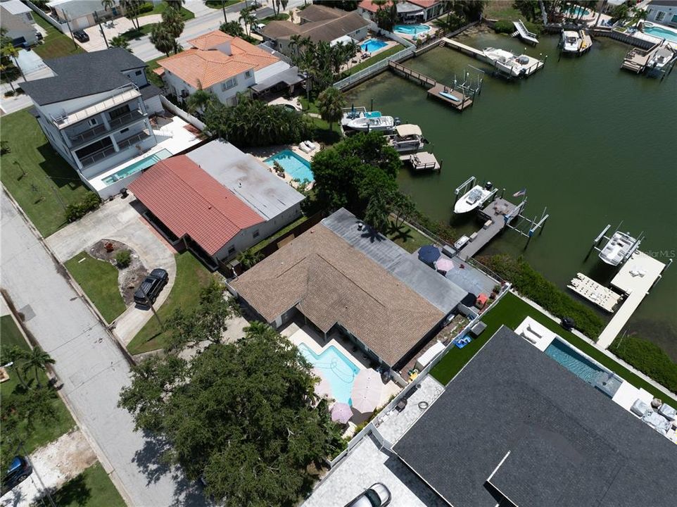 Под контрактом: $950,000 (3 спален, 3 ванн, 2072 Квадратных фут)