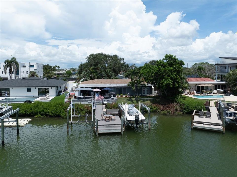 Под контрактом: $950,000 (3 спален, 3 ванн, 2072 Квадратных фут)