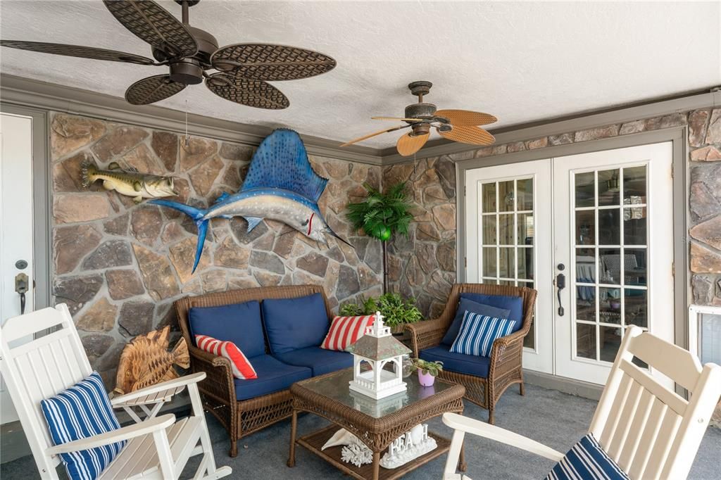 Под контрактом: $950,000 (3 спален, 3 ванн, 2072 Квадратных фут)