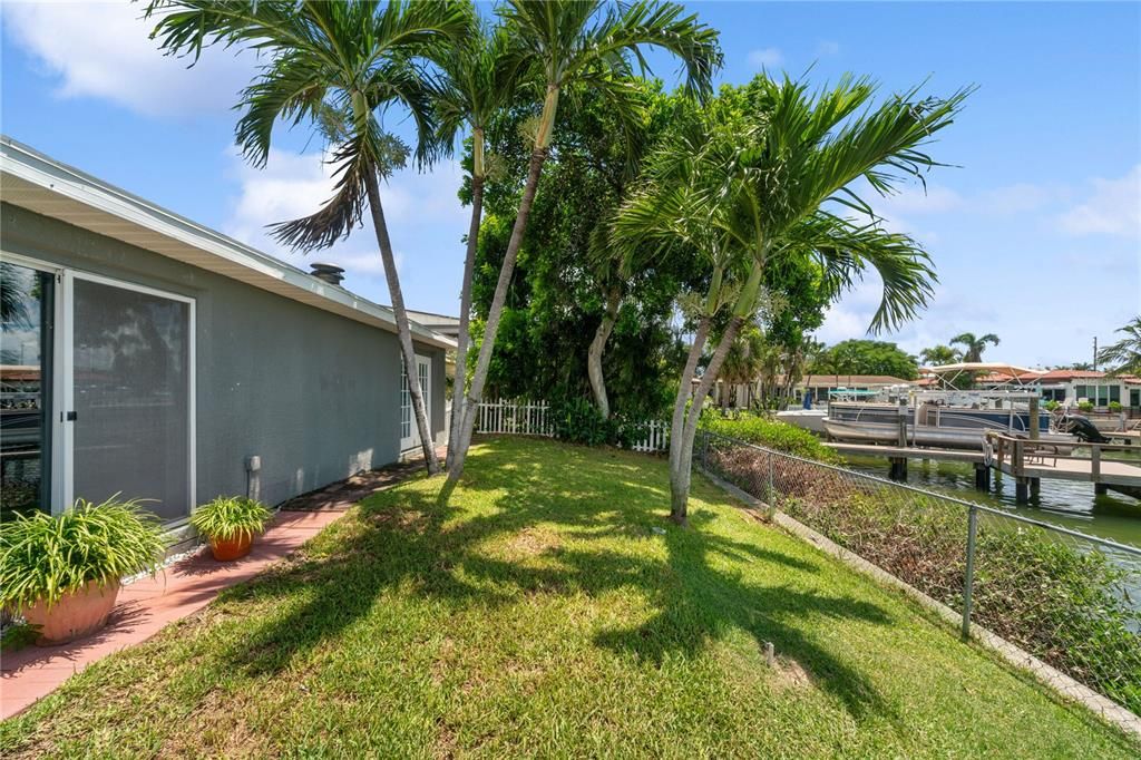 Под контрактом: $950,000 (3 спален, 3 ванн, 2072 Квадратных фут)