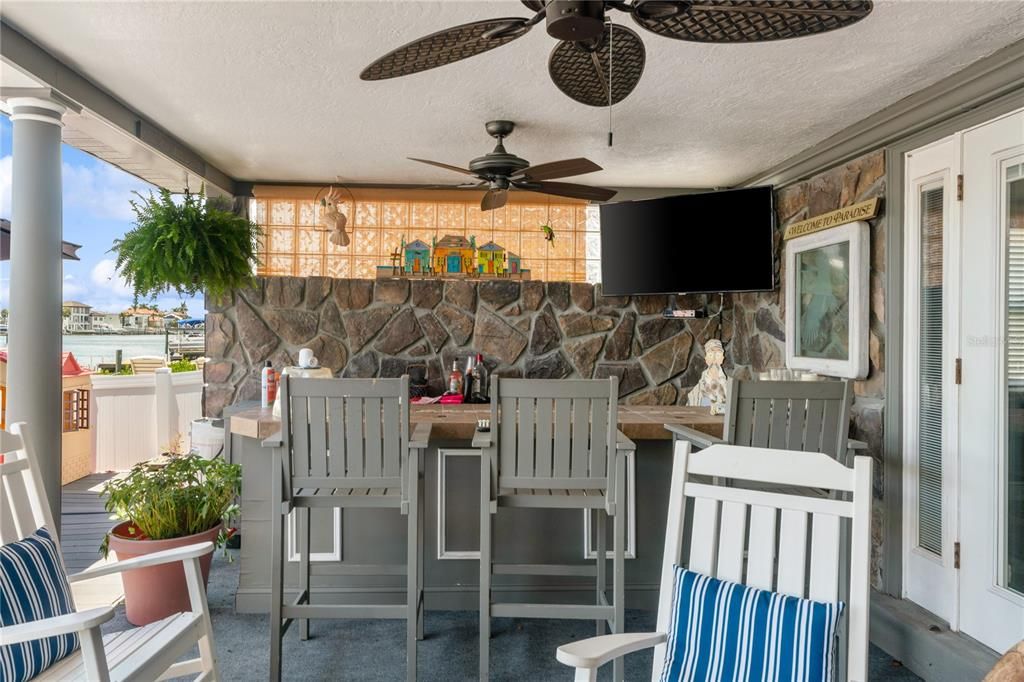 Под контрактом: $950,000 (3 спален, 3 ванн, 2072 Квадратных фут)