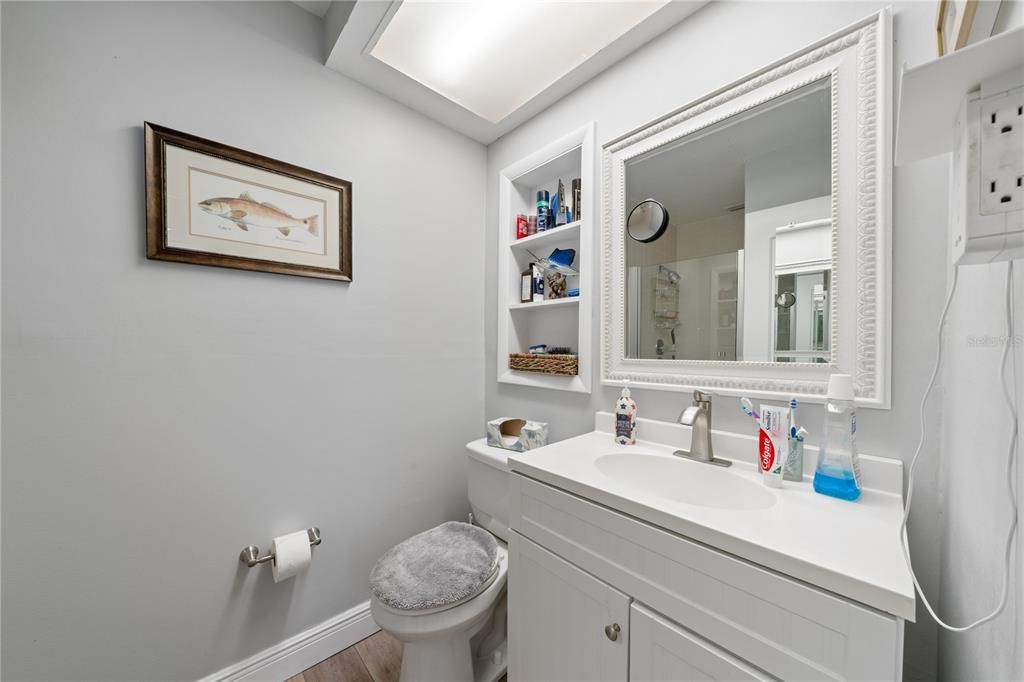 Под контрактом: $950,000 (3 спален, 3 ванн, 2072 Квадратных фут)