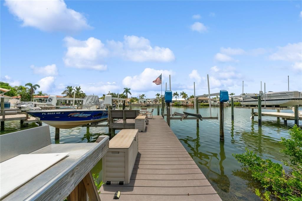 Под контрактом: $950,000 (3 спален, 3 ванн, 2072 Квадратных фут)