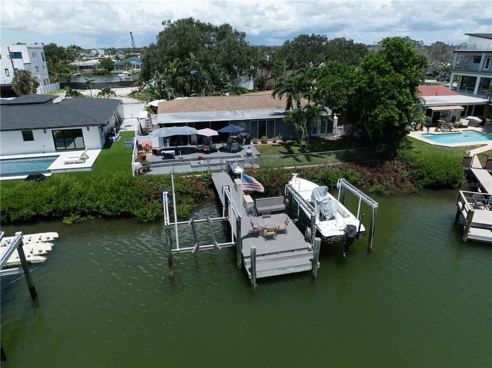 Под контрактом: $950,000 (3 спален, 3 ванн, 2072 Квадратных фут)