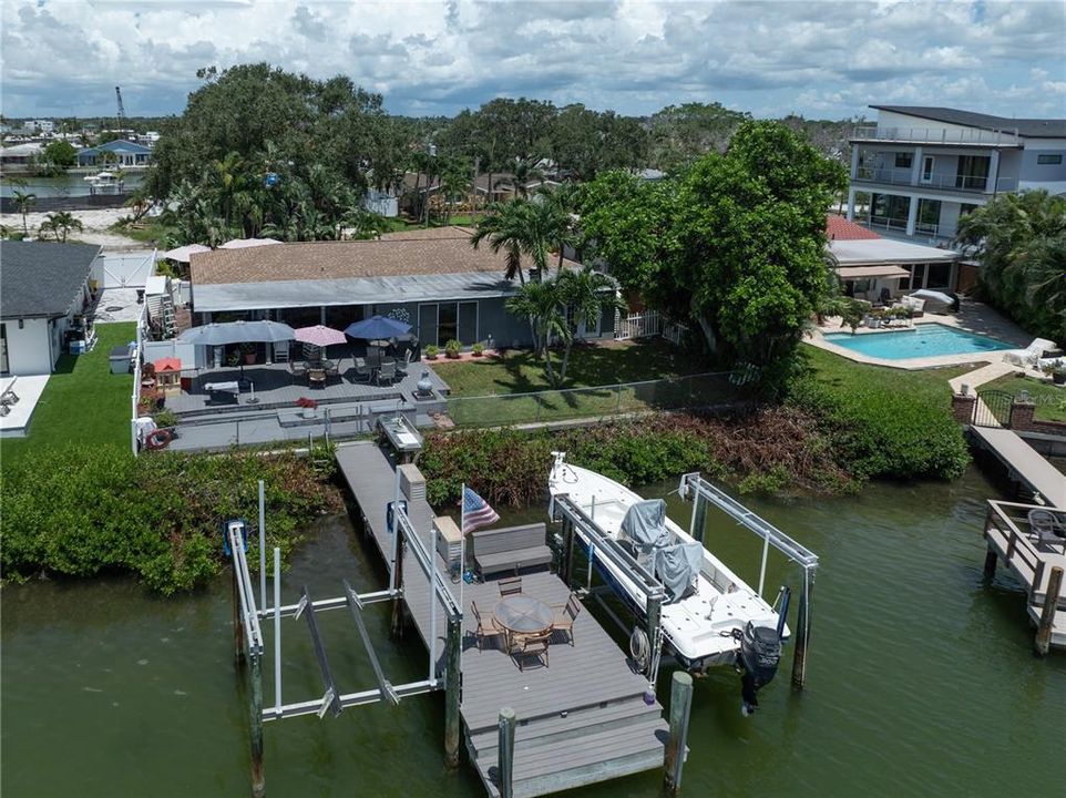 Под контрактом: $950,000 (3 спален, 3 ванн, 2072 Квадратных фут)