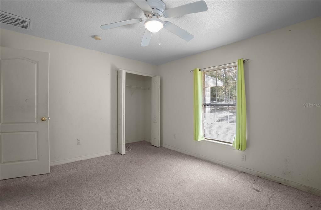 Active With Contract: $200,000 (3 beds, 2 baths, 1554 Square Feet)