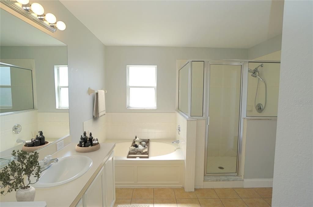 For Rent: $1,850 (4 beds, 2 baths, 1774 Square Feet)