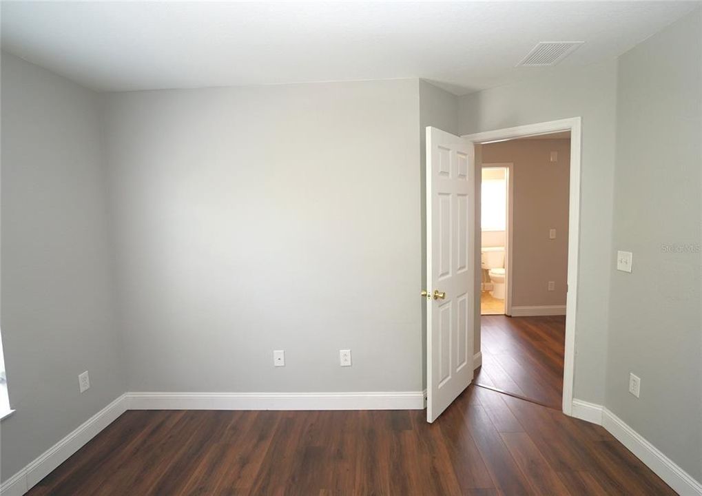 For Rent: $1,850 (4 beds, 2 baths, 1774 Square Feet)