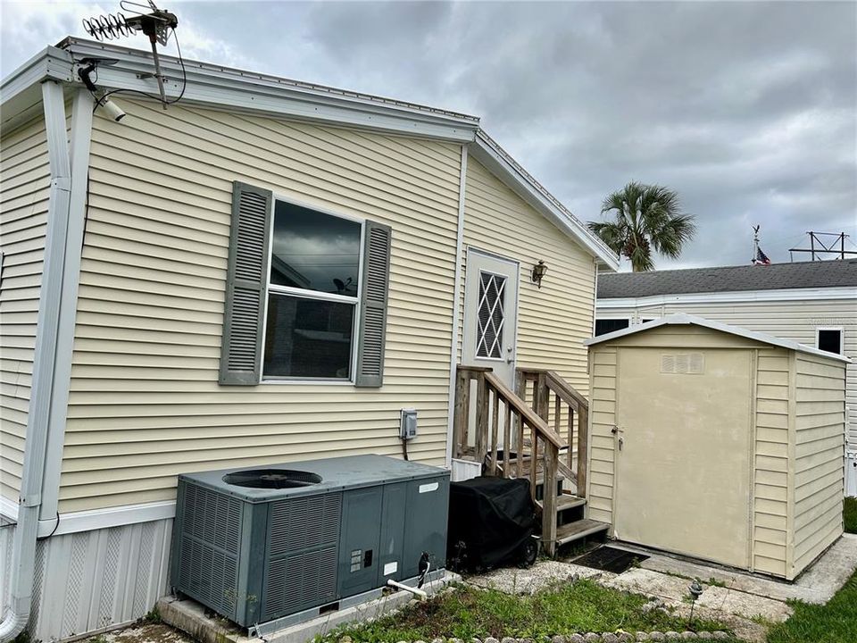 待售: $105,000 (1 贝兹, 1 浴室, 850 平方英尺)