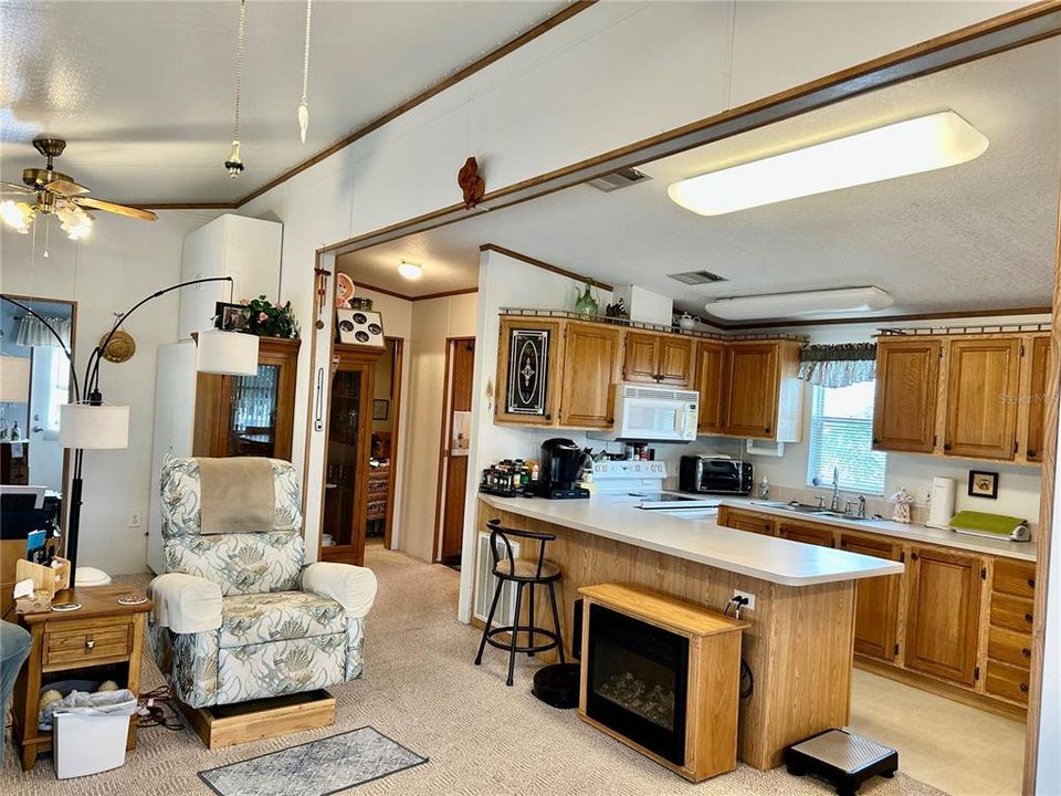 待售: $105,000 (1 贝兹, 1 浴室, 850 平方英尺)