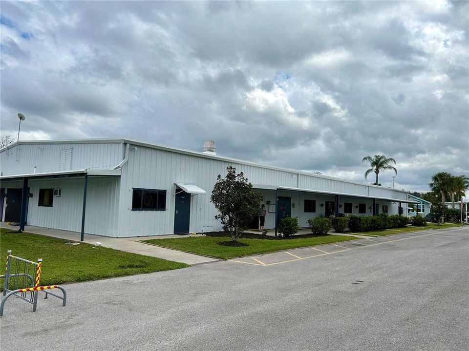 待售: $105,000 (1 贝兹, 1 浴室, 850 平方英尺)