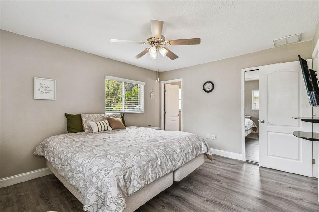 Active With Contract: $510,000 (4 beds, 3 baths, 1553 Square Feet)