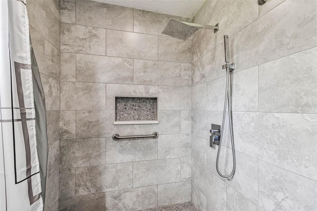 Active With Contract: $510,000 (4 beds, 3 baths, 1553 Square Feet)