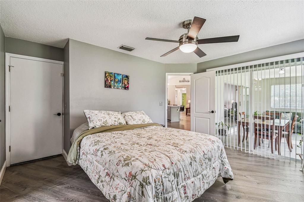 Active With Contract: $510,000 (4 beds, 3 baths, 1553 Square Feet)