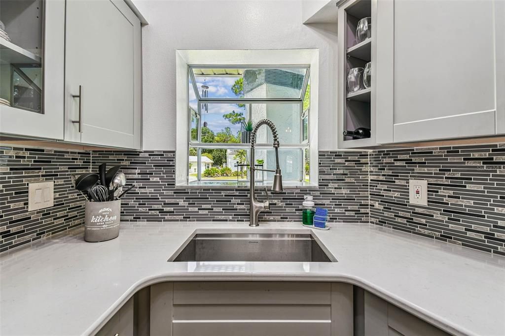 Active With Contract: $510,000 (4 beds, 3 baths, 1553 Square Feet)