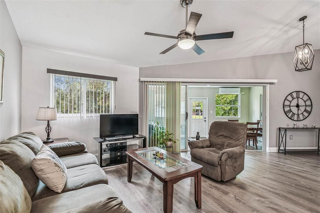 Active With Contract: $510,000 (4 beds, 3 baths, 1553 Square Feet)