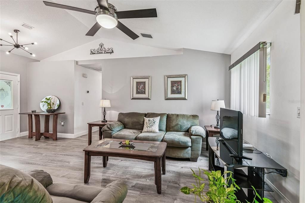 Active With Contract: $510,000 (4 beds, 3 baths, 1553 Square Feet)