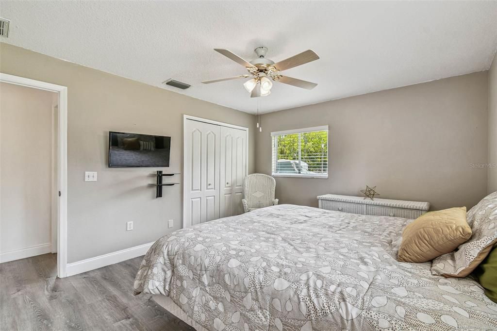 Active With Contract: $510,000 (4 beds, 3 baths, 1553 Square Feet)