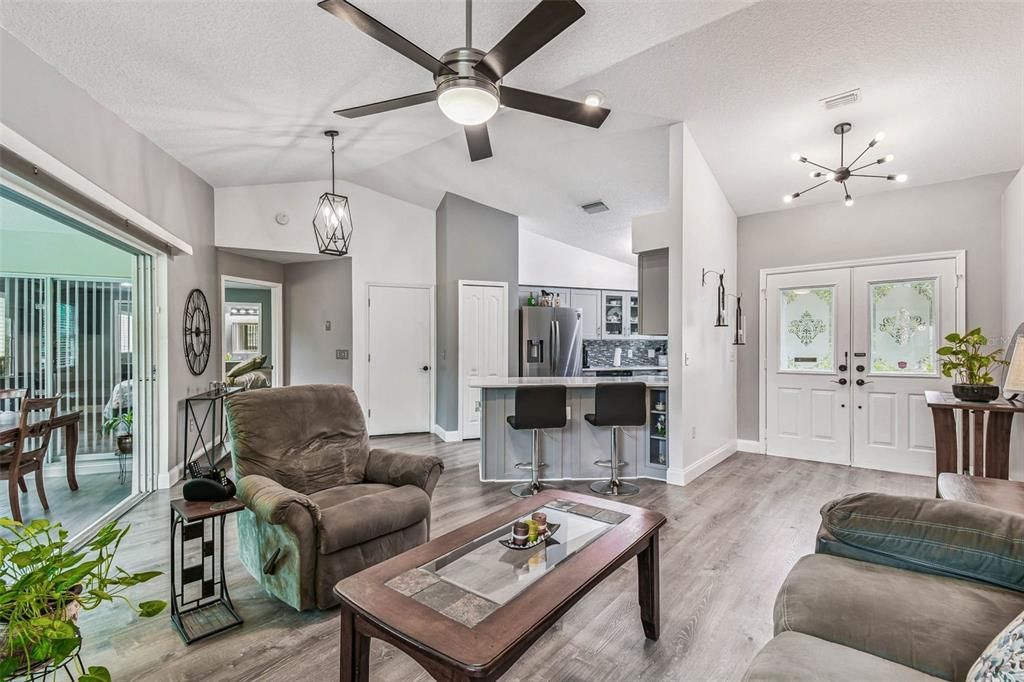 Active With Contract: $510,000 (4 beds, 3 baths, 1553 Square Feet)