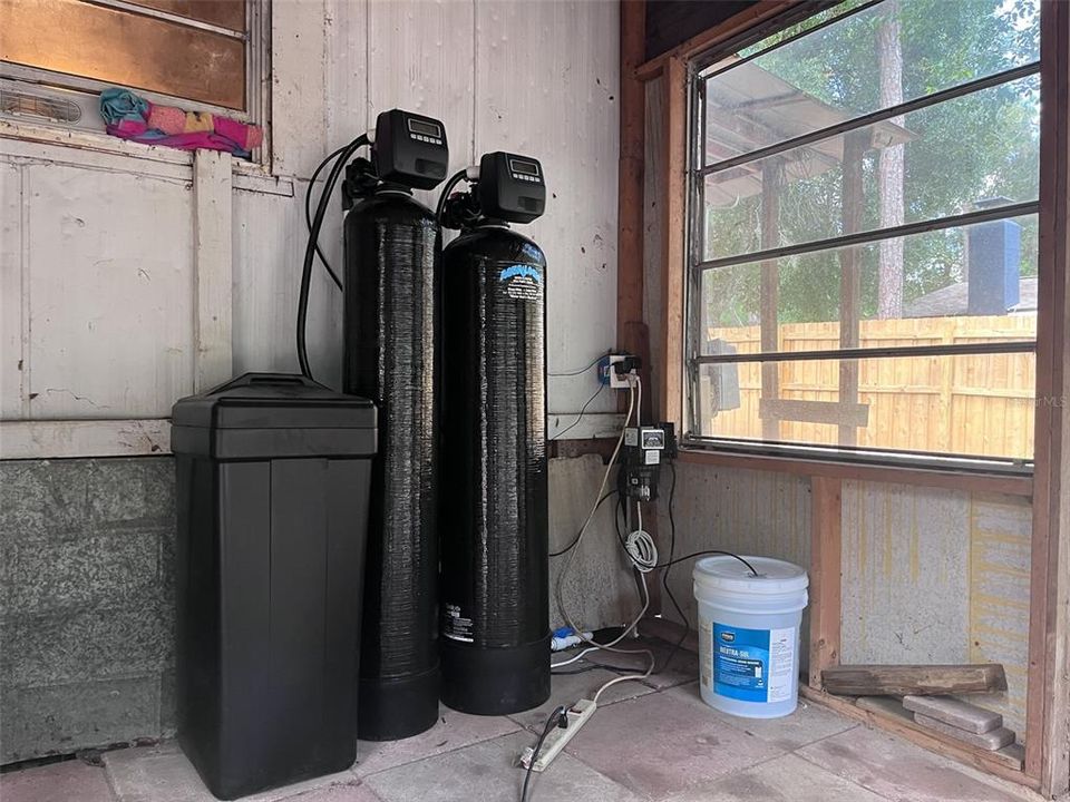 待售: $99,900 (1 贝兹, 1 浴室, 973 平方英尺)