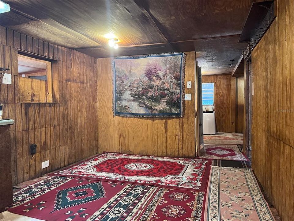 待售: $99,900 (1 贝兹, 1 浴室, 973 平方英尺)