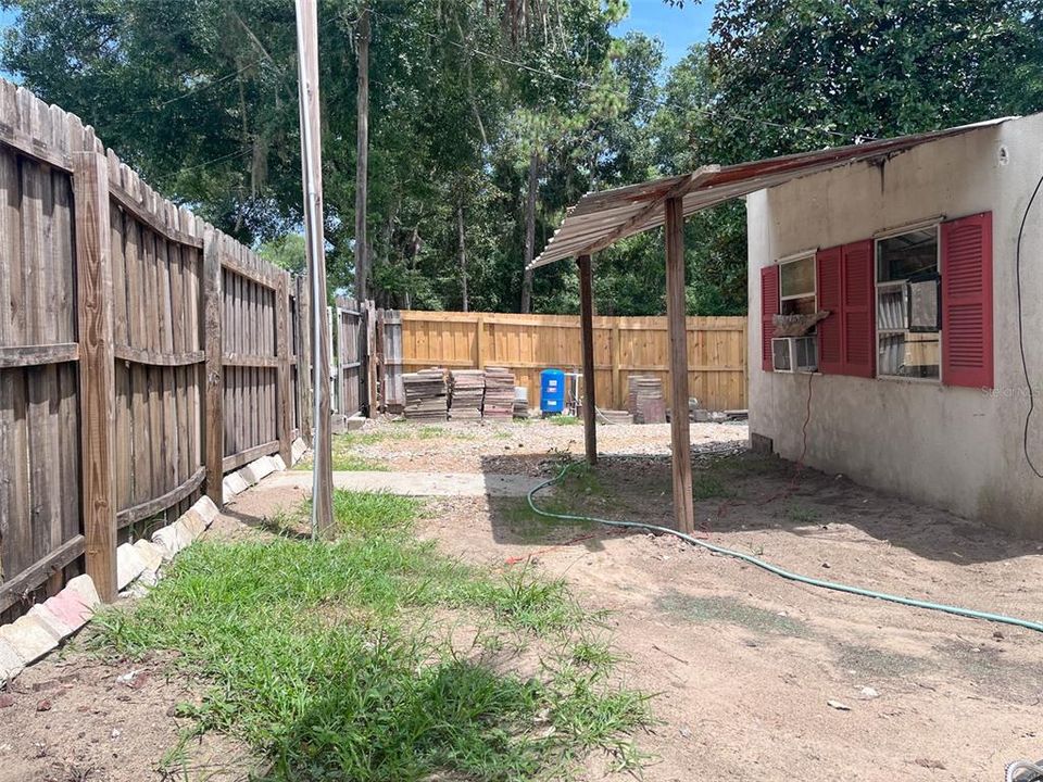 待售: $99,900 (1 贝兹, 1 浴室, 973 平方英尺)