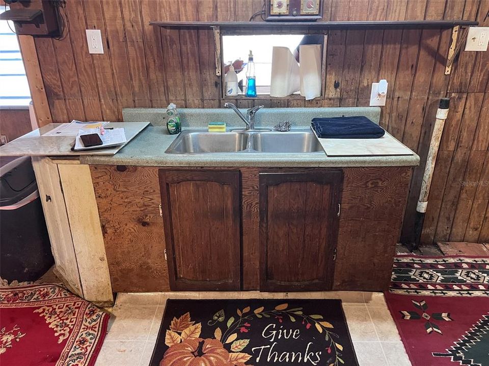 待售: $99,900 (1 贝兹, 1 浴室, 973 平方英尺)